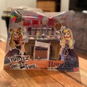 Vintage Unopened Bratz Pretty N Punk Party Spot Play Set